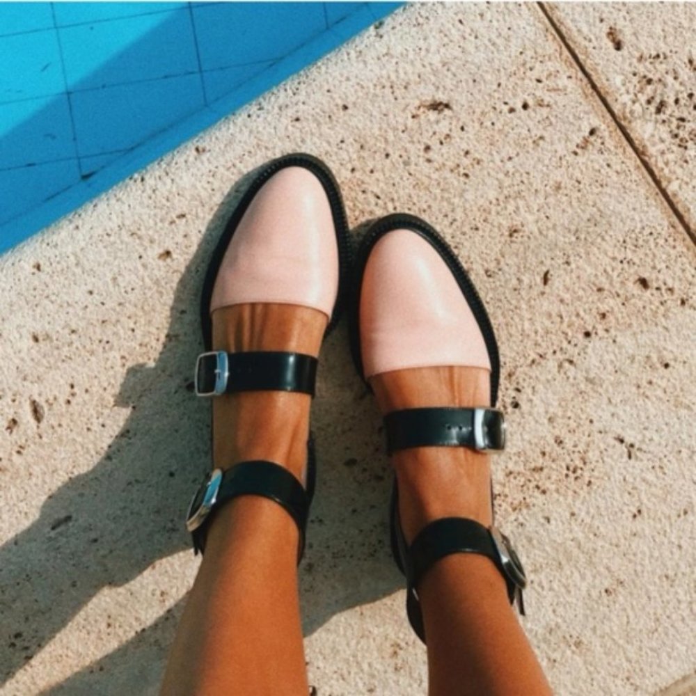 Inch2 Closed Toe Nude Sandals